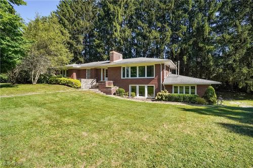 665 Youngstown Kingsville Rd Se, Vienna, OH, 44473-9618 | Card Image