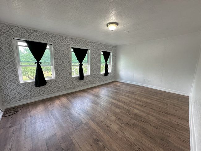 Upstairs Bedroom | Image 15