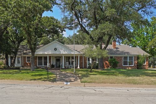 2015 Williamsburg Row, Denton, TX, 76209-2226 | Card Image