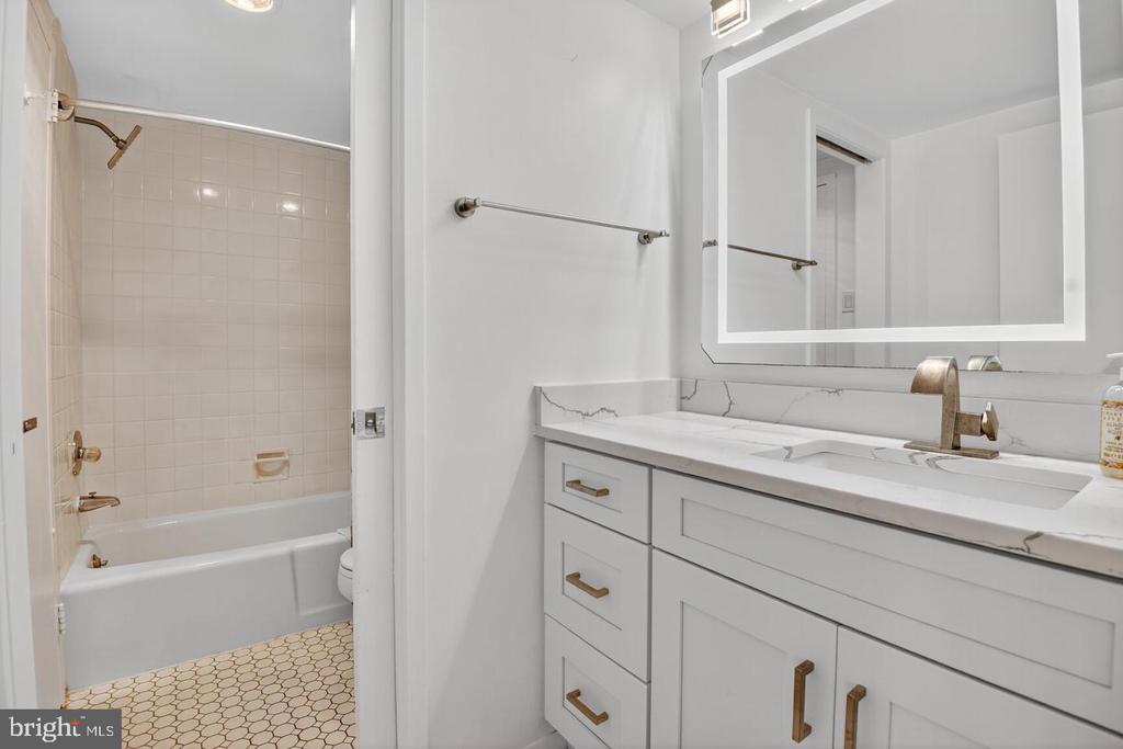 Residential Lease in CHEVY CHASE