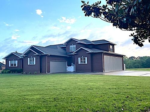 109 Chandelle Dr, Tullahoma, TN, 37388-4781 | Card Image