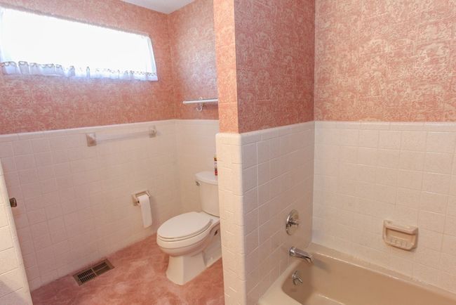 2201 E 25 Th St, House other with 3 bedrooms, 3 bathrooms and 2 parking in Big Spring TX | Image 23