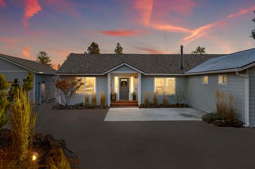 17725 Mountain View Rd, Sisters, OR, 97759-9868 | Card Image