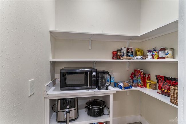 View of pantry | Image 6
