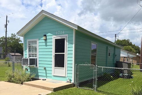 1714 N Avenue Q, Freeport, TX, 77541-3710 | Card Image