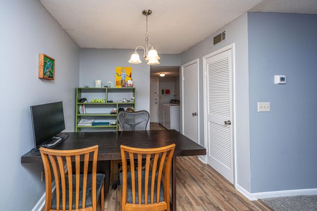 Dining/Hallway | Image 17