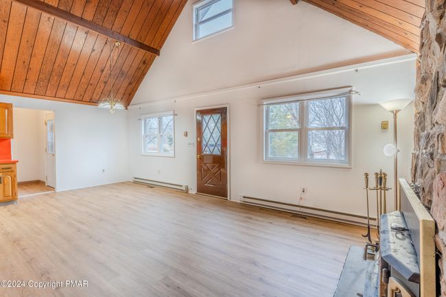 Living/Dining Room | Image 19