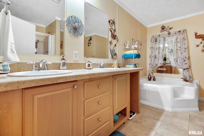 205 Sassie Ln, House other with 3 bedrooms, 2 bathrooms and null parking in Herrin IL | Image 14