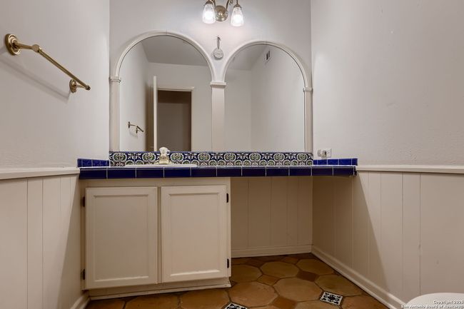 201 Sheffield, House other with 5 bedrooms, 5 bathrooms and null parking in Castle Hills TX | Image 49