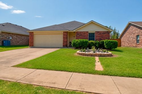 302 Quail Crossing Dr, Sanger, TX, 76266-6611 | Card Image