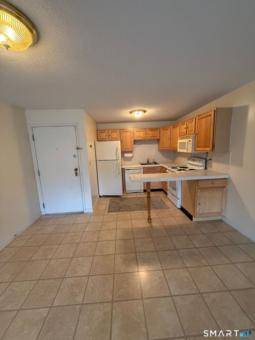 2300-2300 Harbor View Dr, Rocky Hill, CT, 06067-1549 | Card Image