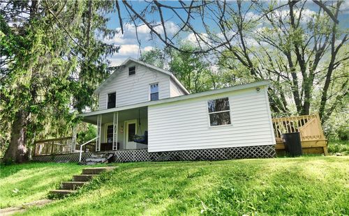 1082 Old Petroleum Center Rd, Titusville, PA, 16354-8038 | Card Image