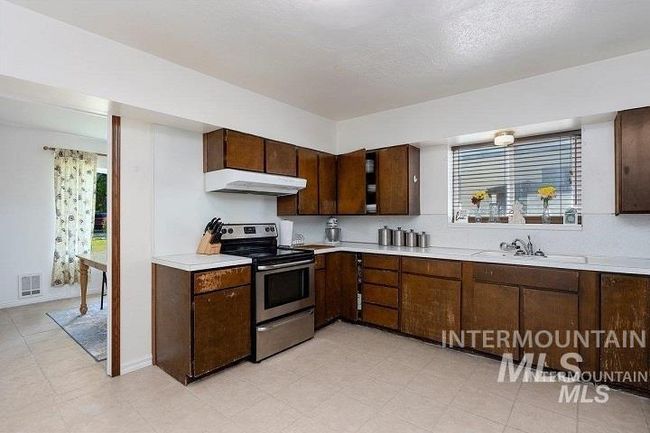 312 Boyd St W, House other with 5 bedrooms, 2 bathrooms and null parking in Murtaugh ID | Image 12