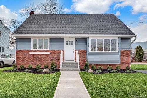 89 Sherman Ave, Bethpage, NY, 11714-2427 | Card Image