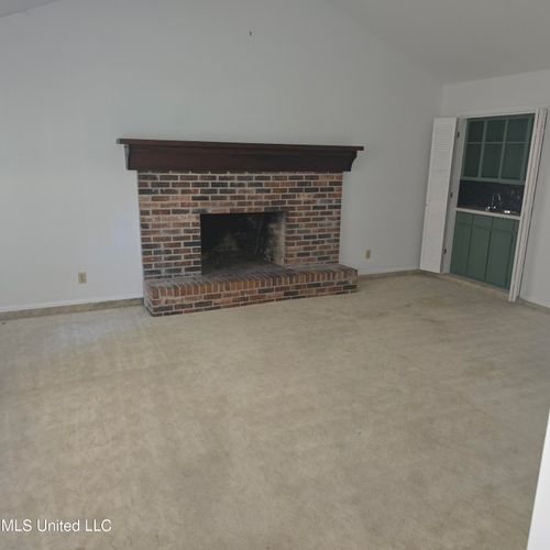 2704 English Drive, Ocean Springs, MS, 39564 | Card Image