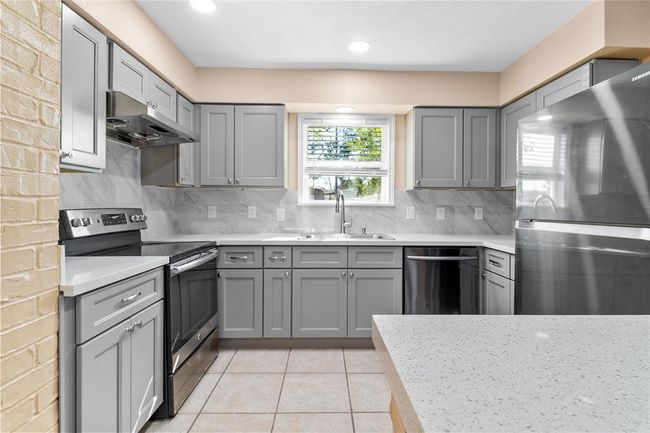 4201 Sevan St, House other with 2 bedrooms, 3 bathrooms and null parking in Bacliff TX | Image 10