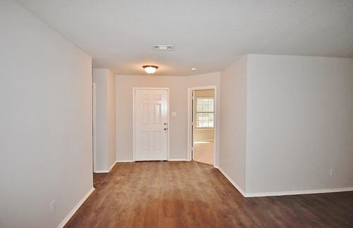 217 Silver Spur Dr, Waxahachie, TX, 75165-5353 | Card Image