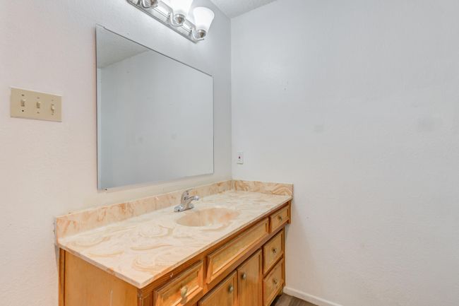 1311 80 Th St, Home with 6 bedrooms, 4 bathrooms and null parking in Lubbock TX | Image 27
