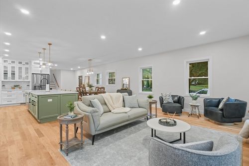 119 River St, Middleton, MA, 01949-2431 | Card Image