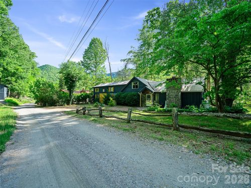 137 Mountain Farm Rd, Burnsville, NC, 28714-6896 | Card Image