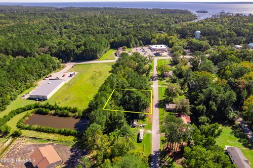 141-704 George St, Oriental, NC, 28571-3601 | Card Image