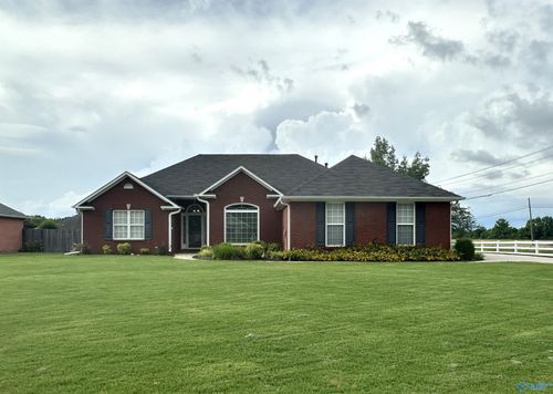 9 Madison Ln, Decatur, AL, 35603-5482 | Card Image