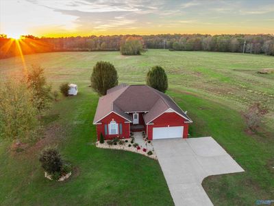 15567 Reid Road, House other with 3 bedrooms, 2 bathrooms and null parking in Athens AL | Image 2