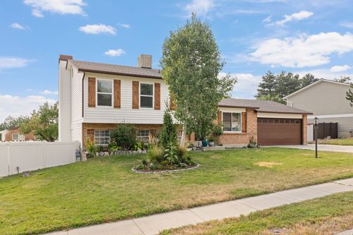 12152 S Cinnamon Ridge Rd, Sandy, UT, 84094-5821 | Card Image