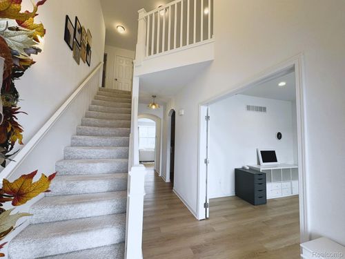 280 Honey Tree Way, Scio Township, MI, 48103 | Card Image