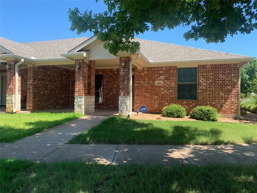 1610 Carolina St, Graham, TX, 76450-4724 | Card Image