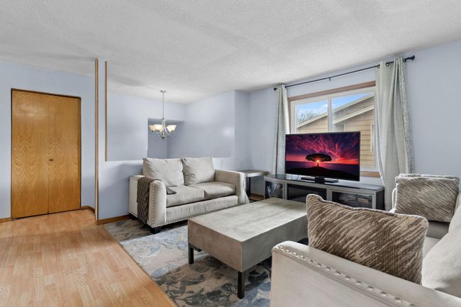 4421 Cinnamon Ridge Cir, Home with 3 bedrooms, 2 bathrooms and null parking in Eagan MN | Image 6