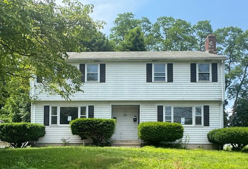 829 Windsor Ave, Windsor, CT, 06095-4044 | Card Image