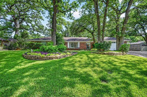 2214 Ravinia Dr, Arlington, TX, 76012-2933 | Card Image