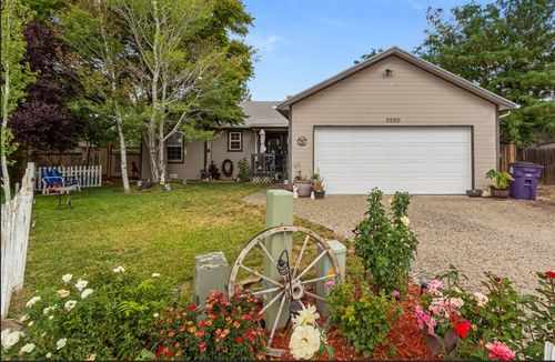 3280 Mountain Oak Ct, Clifton, CO, 81520-8900 | Card Image