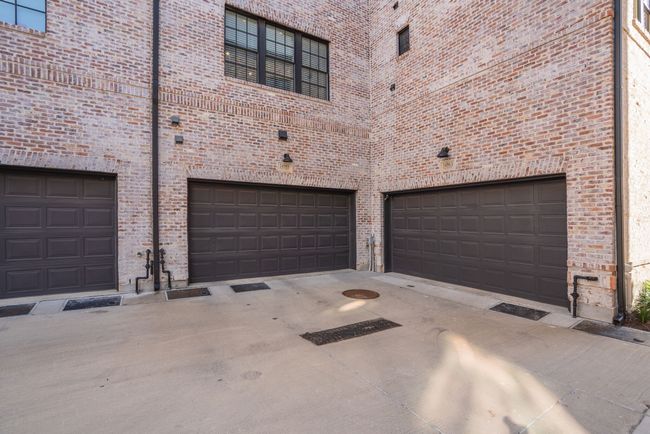 14985 Oak St, Townhouse with 3 bedrooms, 4 bathrooms and null parking in Addison TX | Image 32