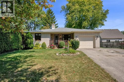 7 Lawson Dr, Chatham, ON, N7L2R1 | Card Image