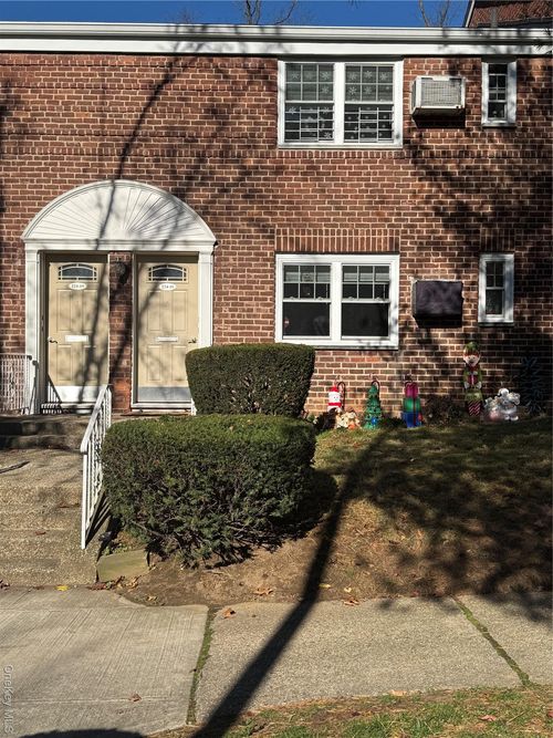 a-22411 Kingsbury Ave, Oakland Gardens, NY, 11364-3626 | Card Image