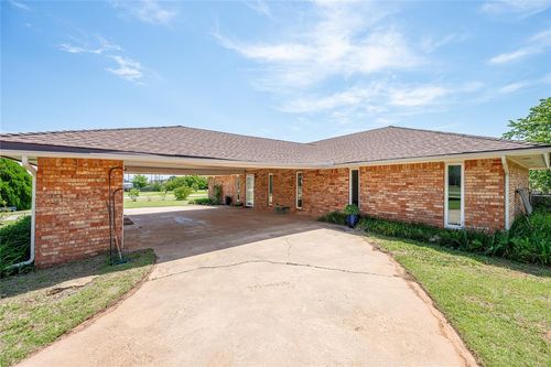 410 Taylor Ave Nw, Piedmont, OK, 73078-7801 | Card Image