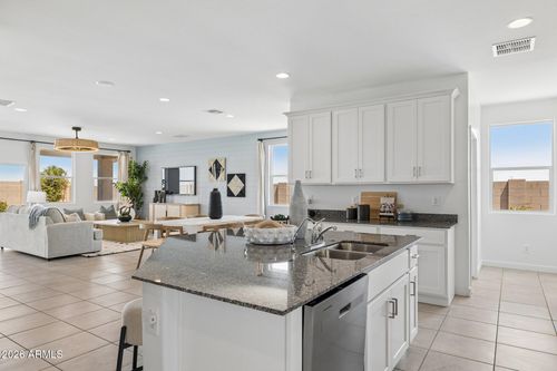1561 E Currier Dr, Casa Grande, AZ, 85122-0011 | Card Image