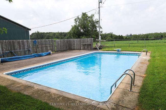 835526 4 Th Line, Home with 4 bedrooms, 2 bathrooms and 10 parking in Mono ON | Image 10