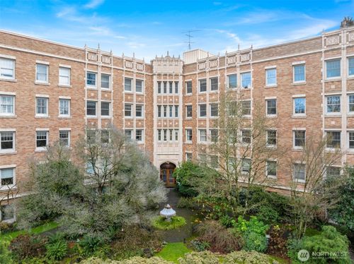 apt-106-5810 Cowen Pl Ne, Seattle, WA, 98105-2525 | Card Image