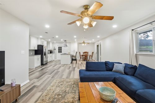 6425 Brentwood Dr, Fort Worth, TX, 76112-3223 | Card Image