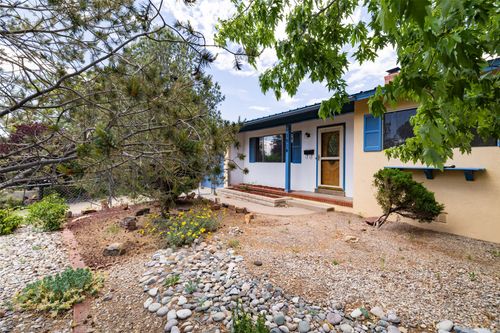 1514 Paseo De La Conquistadora, Santa Fe, NM, 87501-2335 | Card Image