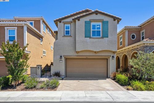 252 Benmore Dr, Hayward, CA, 94542-7947 | Card Image
