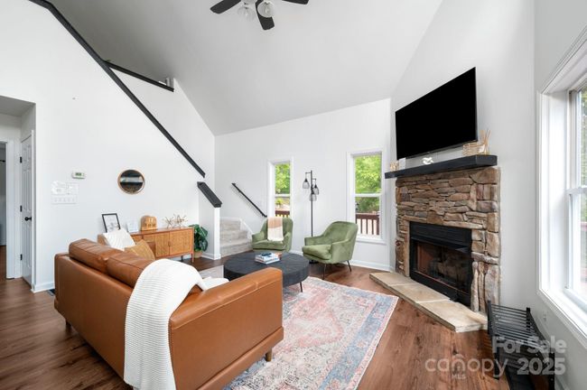 Stairwell to Upstairs | Image 20