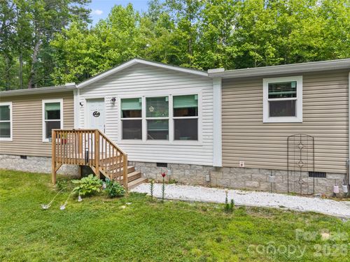 64 Tupper Lane, Hendersonville, NC, 28792 | Card Image