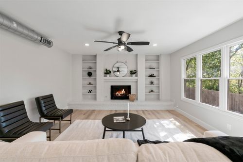 2401 Lehigh Dr, Austin, TX, 78723-2114 | Card Image