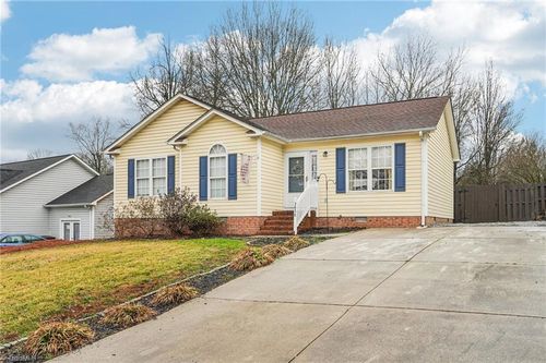 3630 Southpark Dr, High Point, NC, 27263-2436 | Card Image