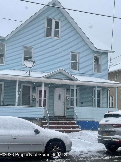 527 Minooka Ave, Moosic, PA, 18507-1047 | Card Image