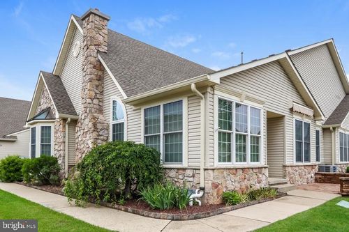 240 Sugarberry Ln, LANGHORNE, PA, 19047-1758 | Card Image